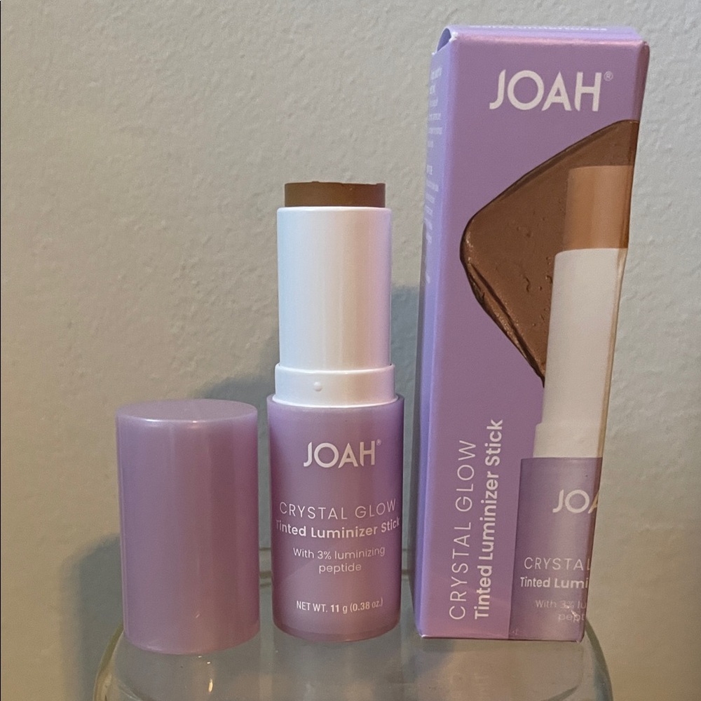 J.O.A. Crystal Glow Tinted Luminizer Stick - Lt tan w/warm undertone